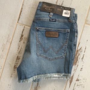 Wrangler size 3 retro high waist frayed shorts